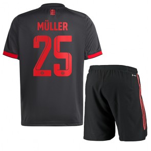 Bayern Munich Thomas Muller #25 babykläder Tredje Tröja barn 2022-23 Korta ärmar (+ Korta byxor)